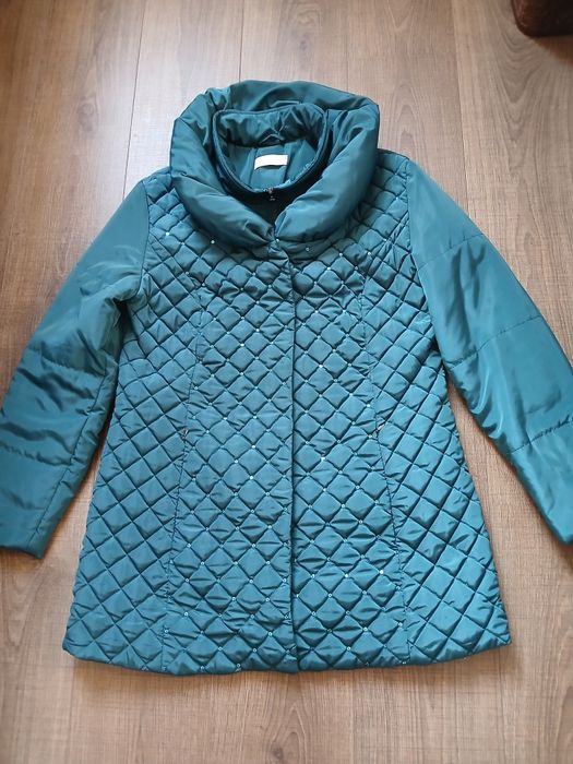 Красива жіноча куртка, стьобана, з паєтками. 48-50р.