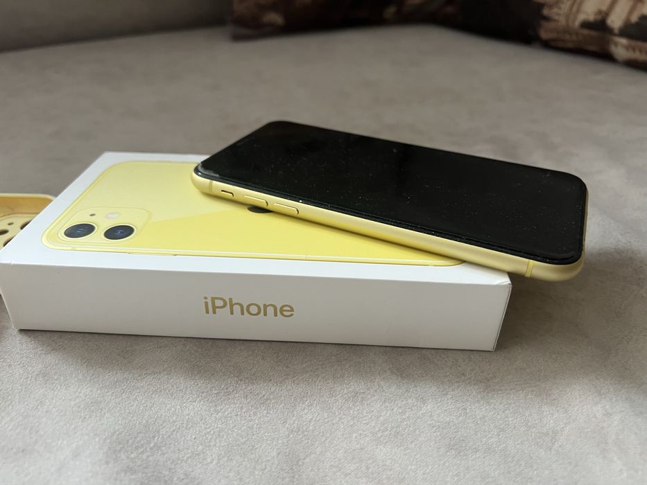 Продам 11 айфон