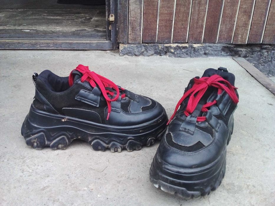 Красовкі жіночі чорні