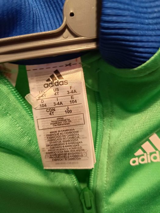 Casacos fato treino Adidas  3/4 e 6/8anos os dois 12,50 cada 7euros