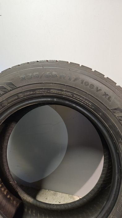 Opony  zimowe 235/65R17
