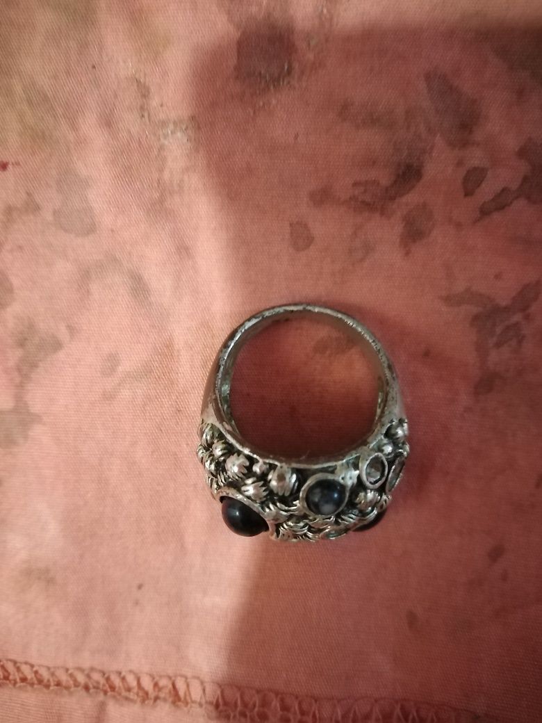 Vendo a anéis para mulher bom estado