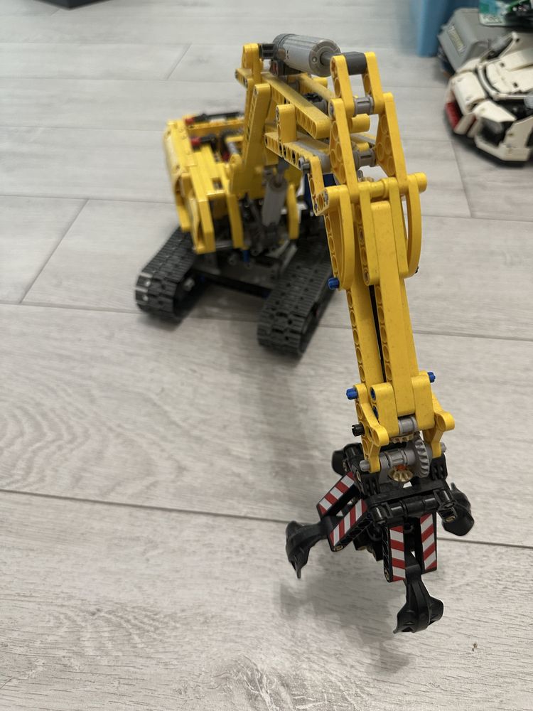 Lego Technic 42006 Koparka 2 w 1
