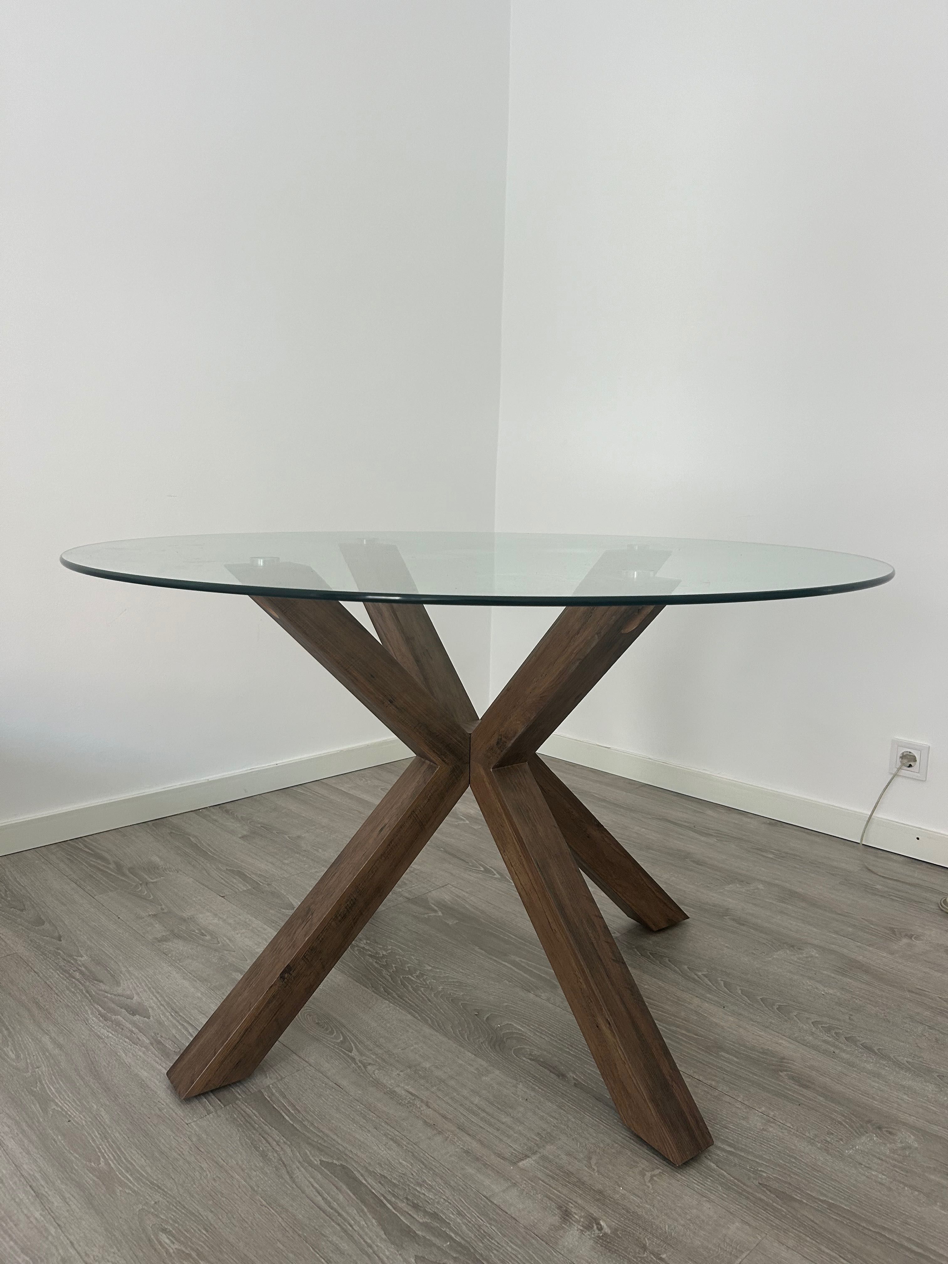 Mesa madeira e envidraçads