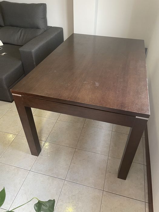 Mesa de jantar madeira maciça escura extensível – 6 a 8 lugares