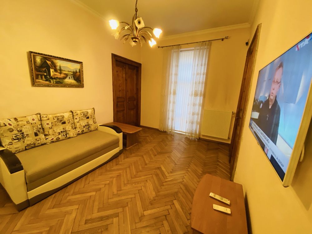 Продаж 2к квартири вул. Поповича, центр Львова