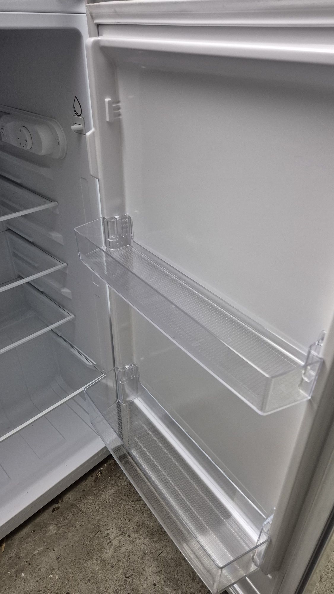 Lodówka AMICA FD2355.4 Biala