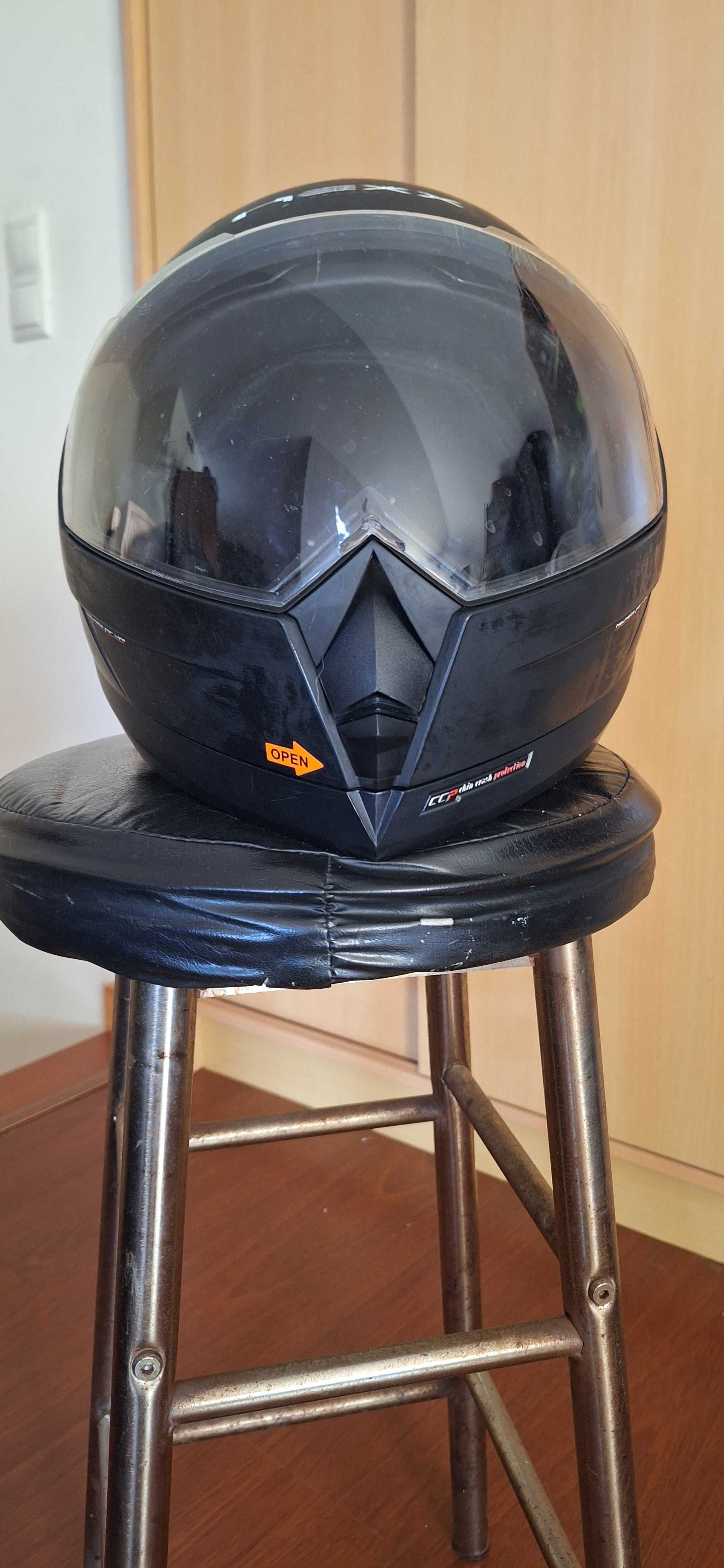 Capacete Nexx usado em bom estado com bolsa de transporte