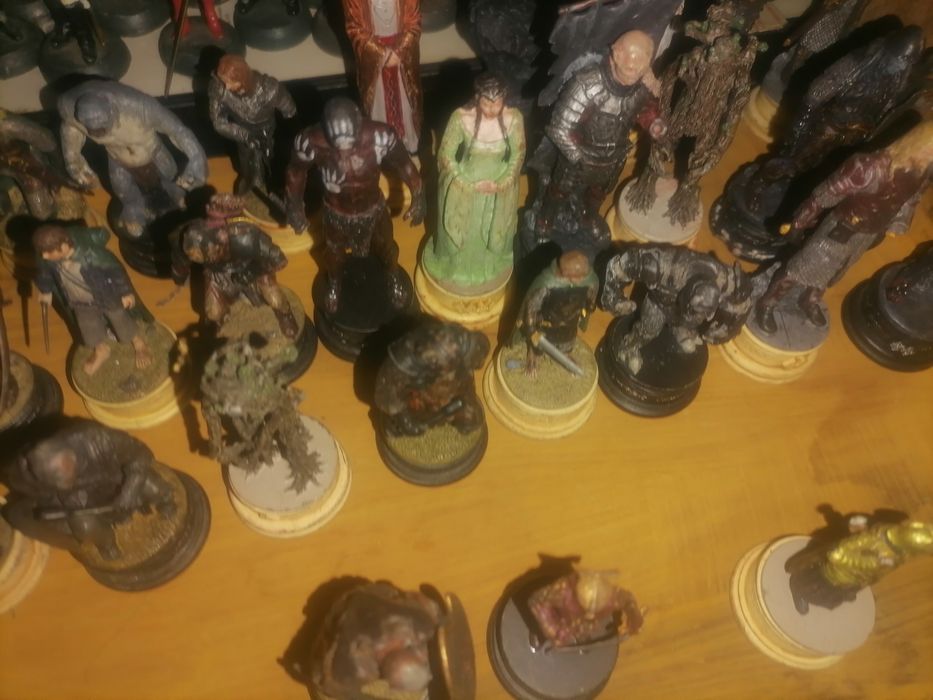 Coleção 40 figuras senhor Anéis chumbo 99 €