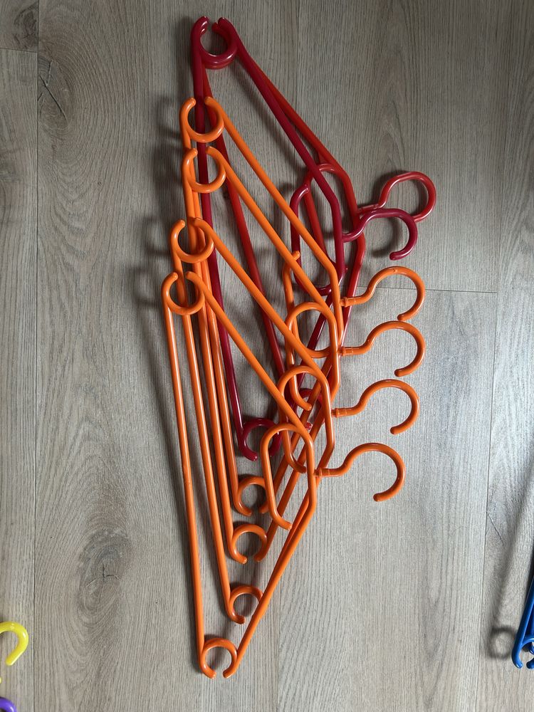 Wieszaki 27 sztuk super stan