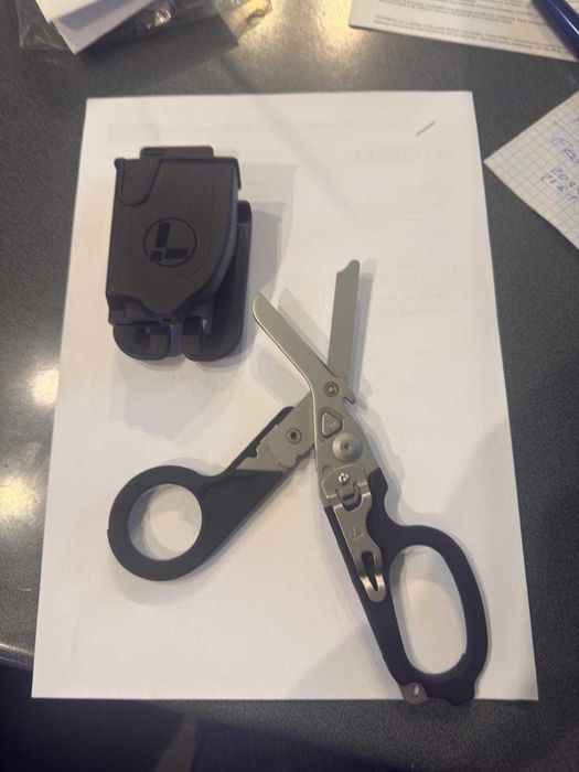 Multitool Leatherman Raptor Rescue Black z kaburą. Nożyczki ratownicze