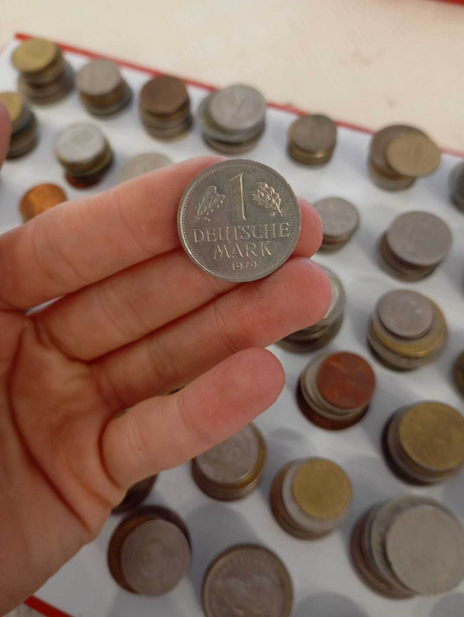 Várias moedas de diferentes países