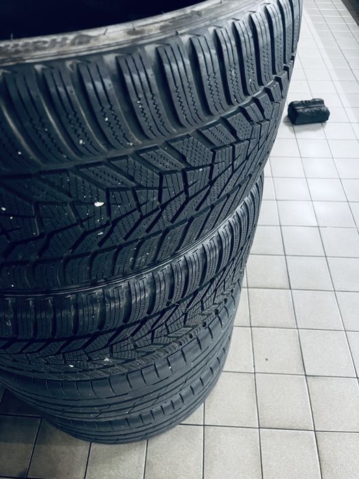 Pneus Hankook 245/30 r20