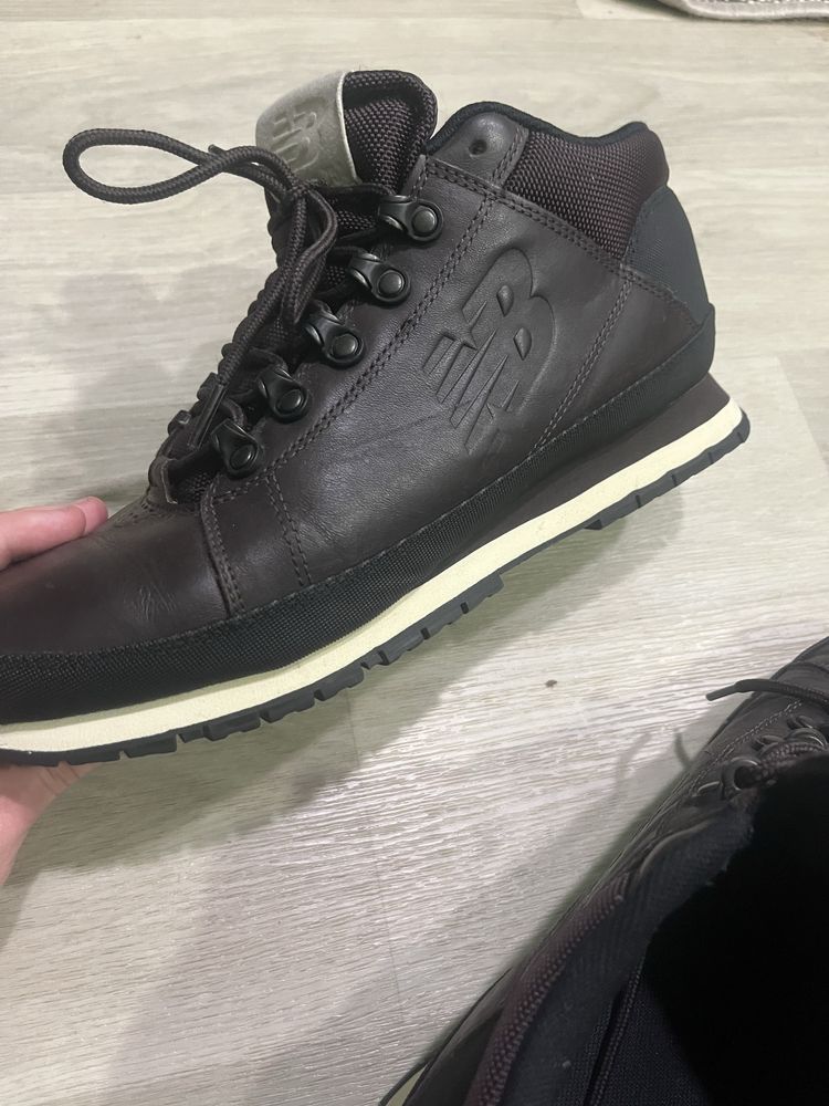 Продам новые ботинки new balance 754