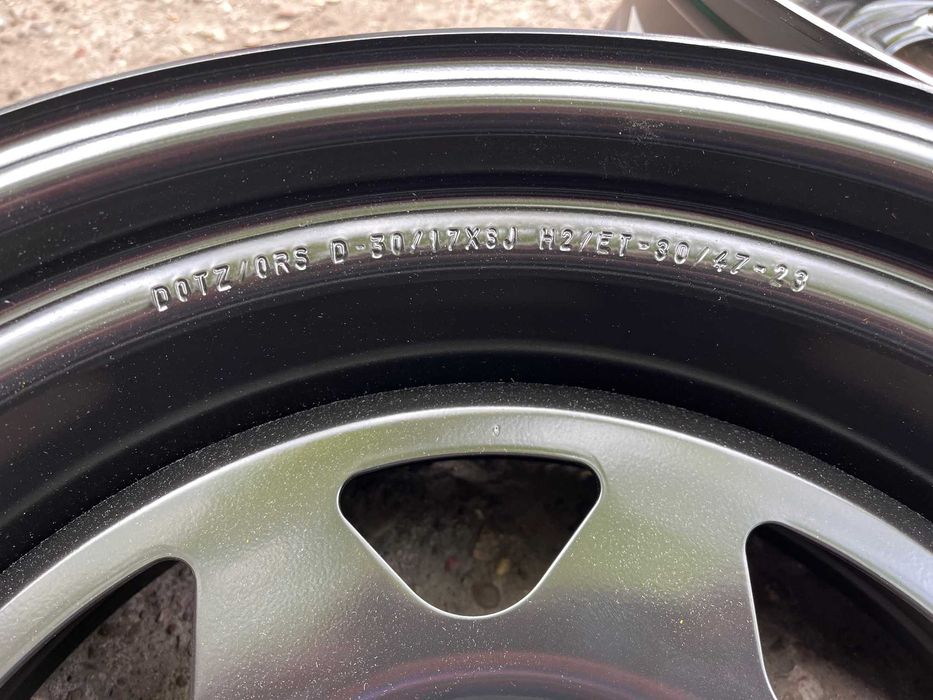 4x felga stalowa DOTZ 4X4 extreme dark 17x8 roz. 6x139,7 ET -30 TOYOTA