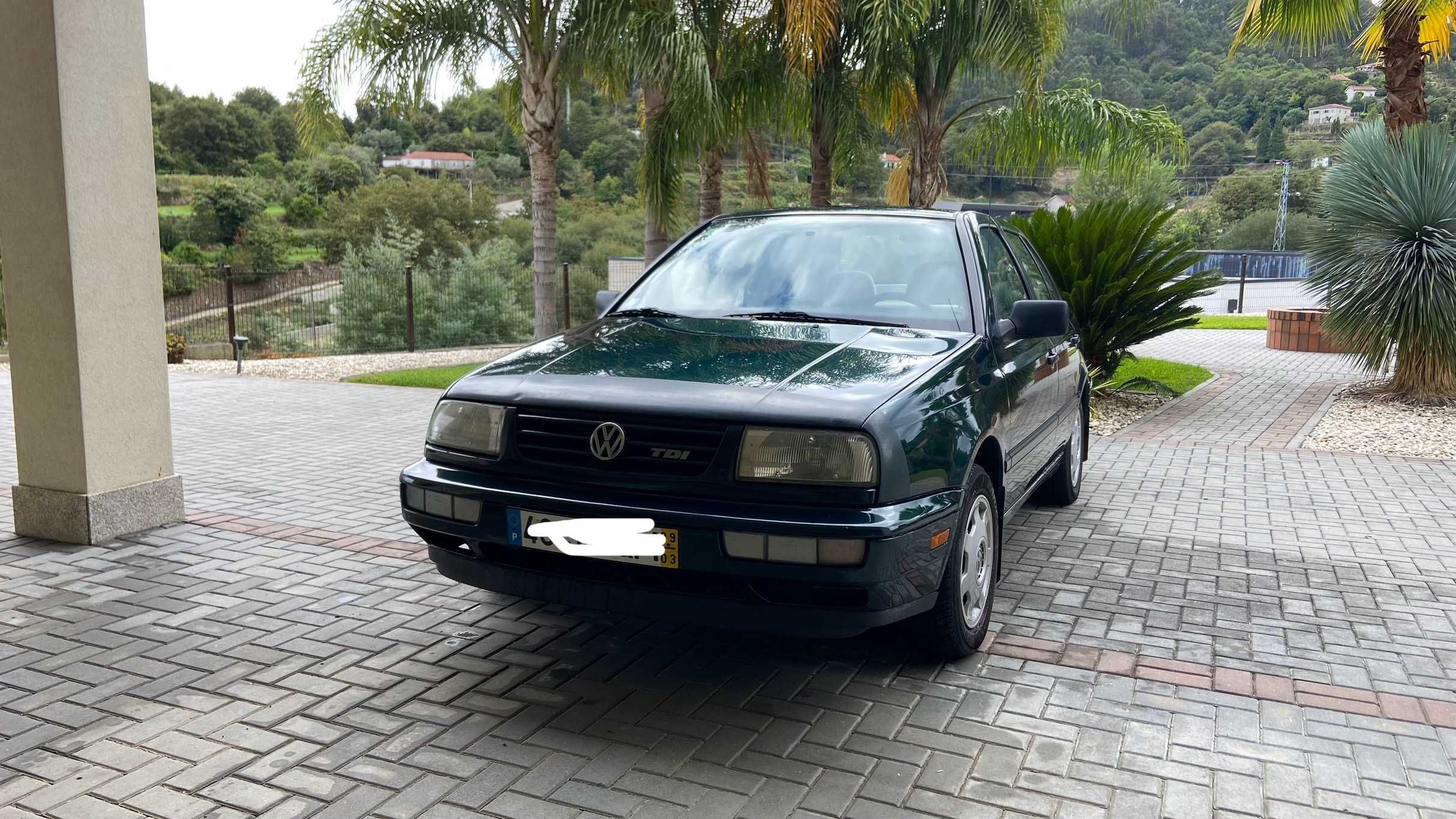 VW Jetta 1.9 TDi com 85000km e um só dono