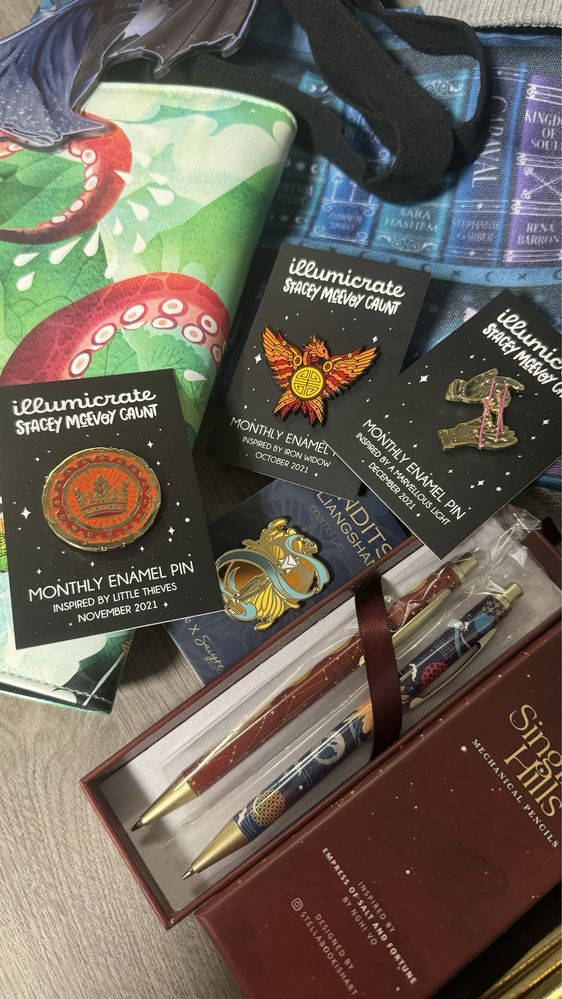 Книжковий мерч Illumicrate, Fairyloot