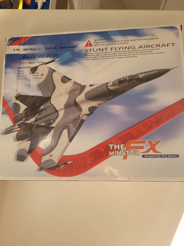 samolot zdalnie sterowany SU-35