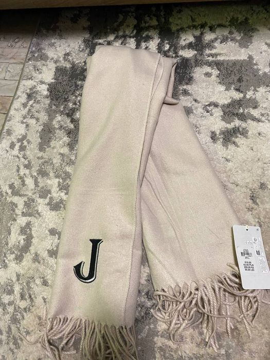 Шарф від бренду Primark