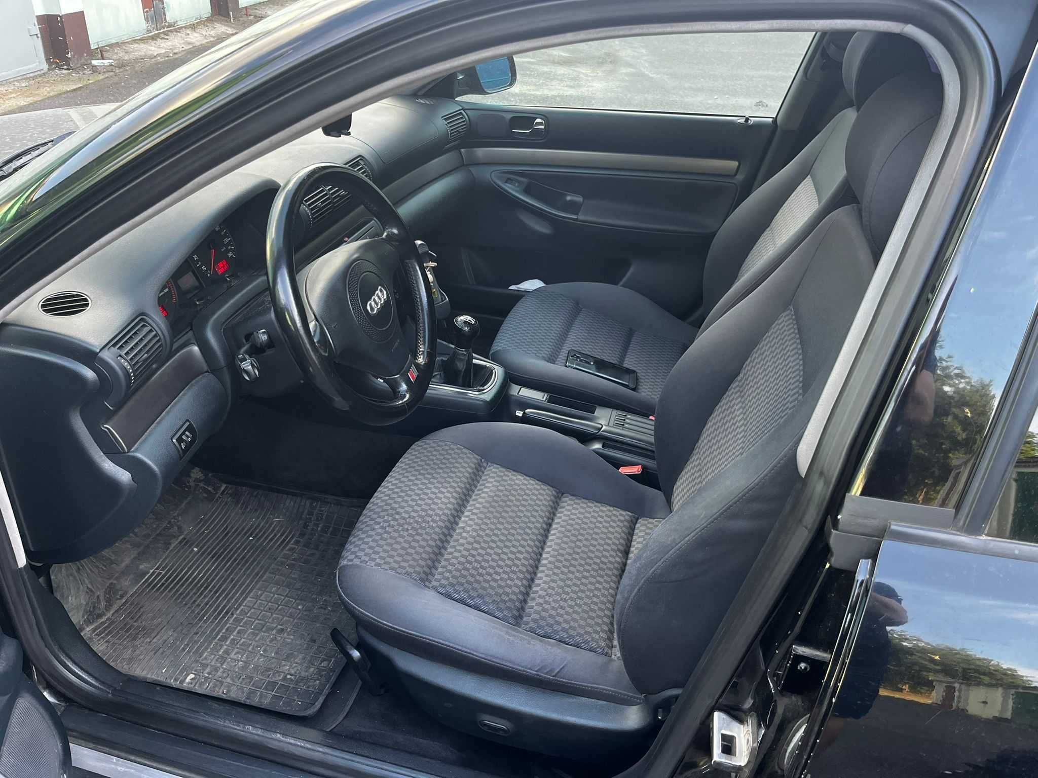 Audi A4 B5 1.8 Benzyna | 2000 r. | Bezwypadkowy | Garażowany