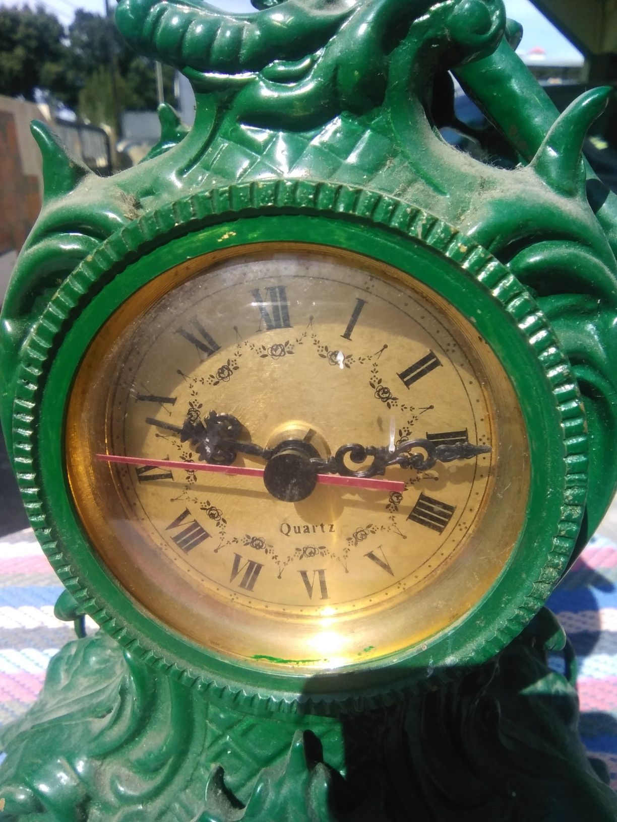 Relógio em latão  pintado