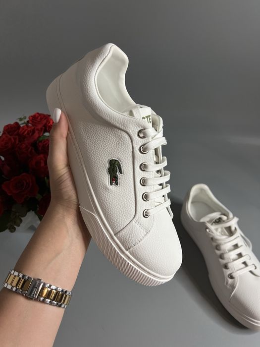 Білі кеди шкіряні кроссовки лакост lacoste кожа