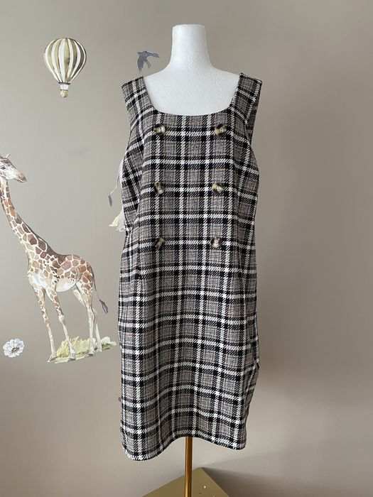 Sukienka na szelkach na zimę idealna na golf koszulę plus size