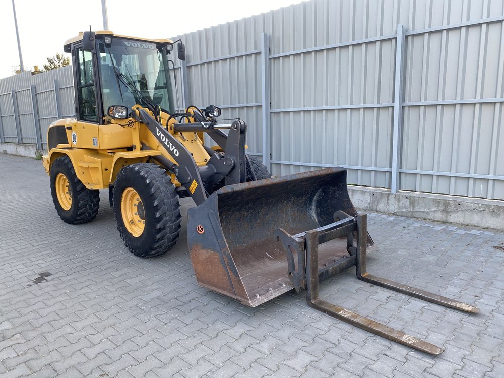 Volvo L30 z waga!!! L35 cat 906 cat 907 kubota 070 komatsu wa80