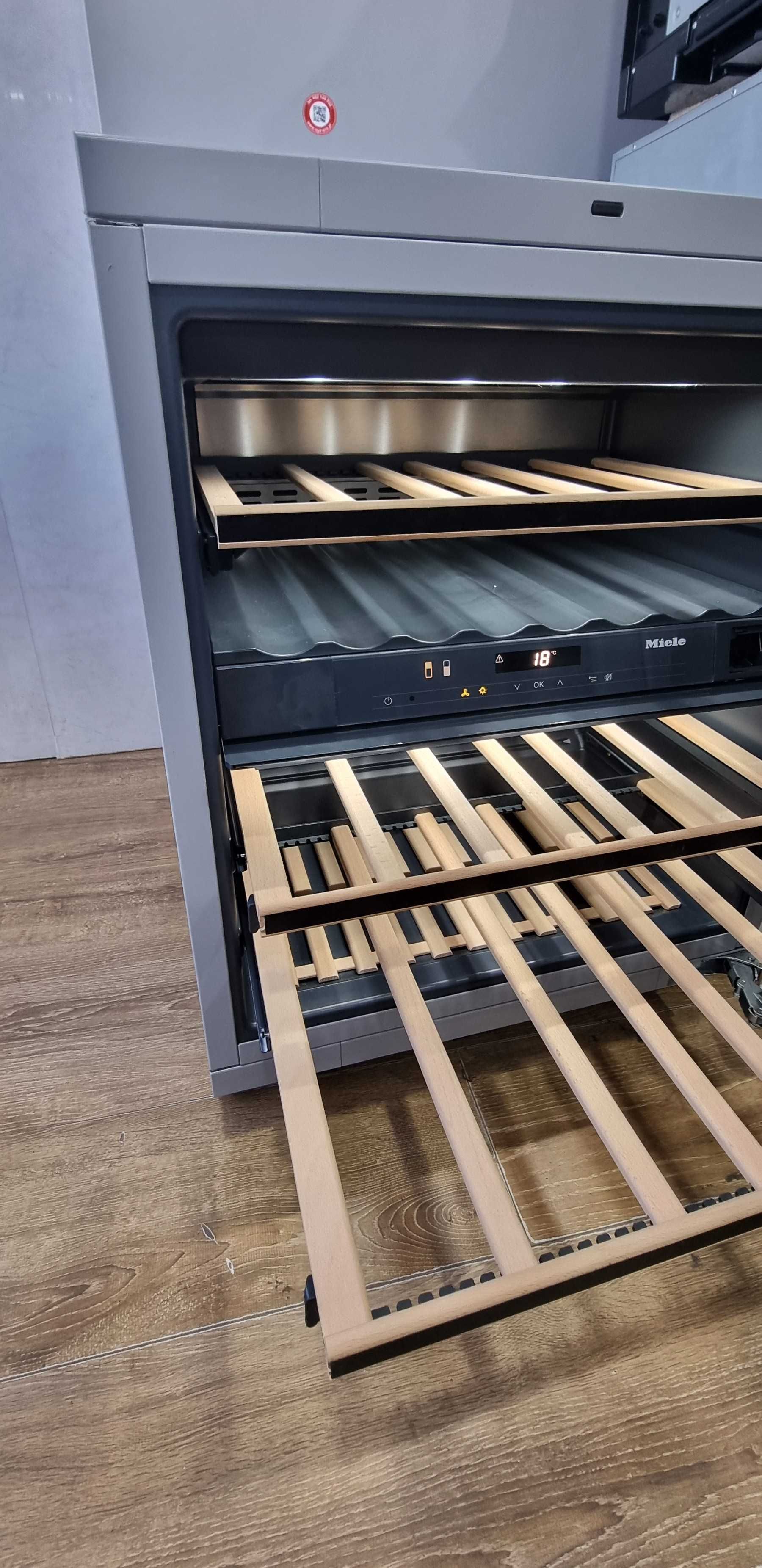 Chłodziarka do wina, winiarka do zabudowy Miele KWT 6322 UG. Push2open