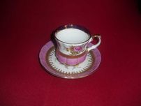 Conjunto de chávena e pires de porcelana Japonesa vintage