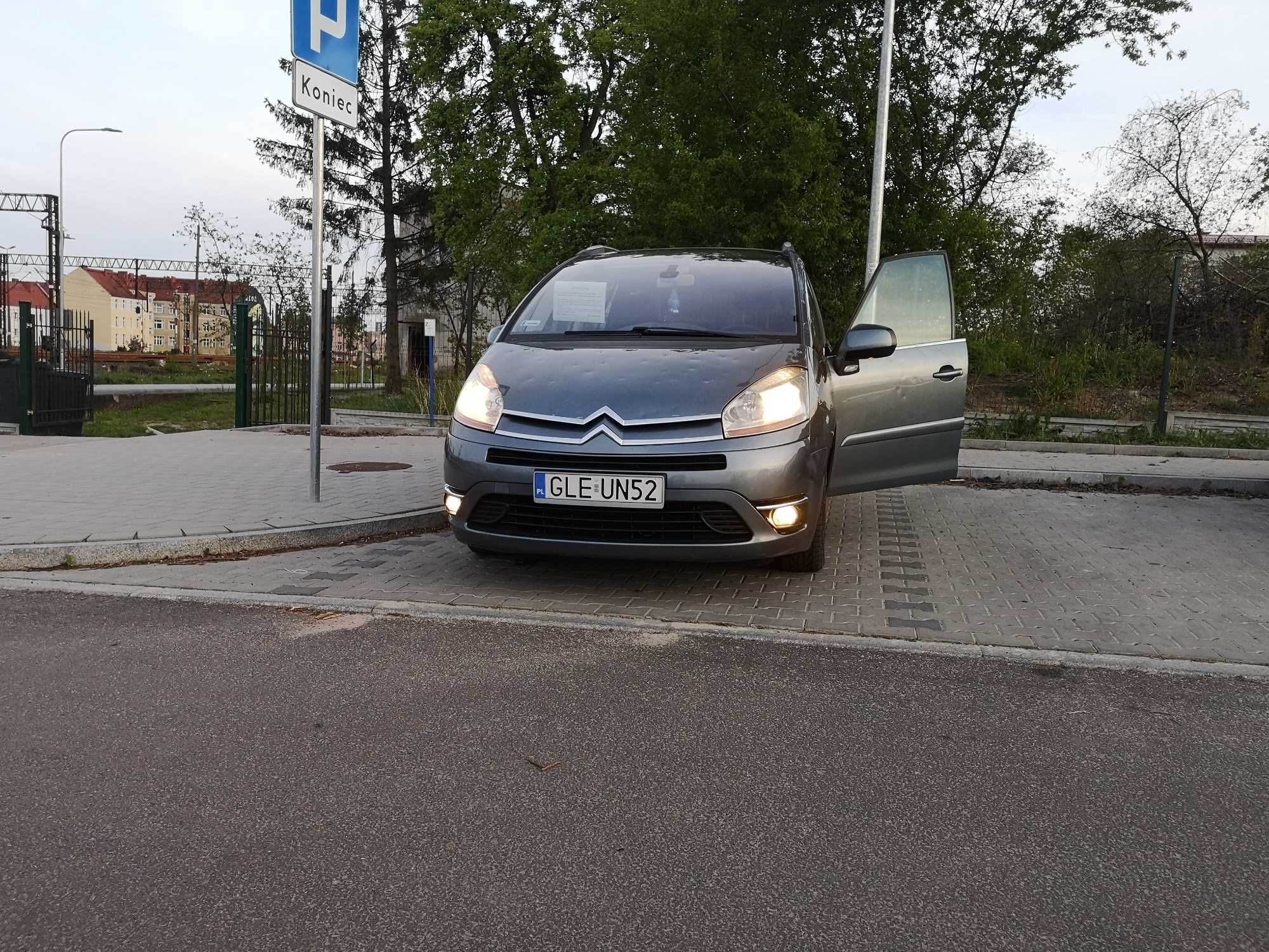 Citroen C4 Grand Picasso - po gradobiciu, ale chociaż tanio