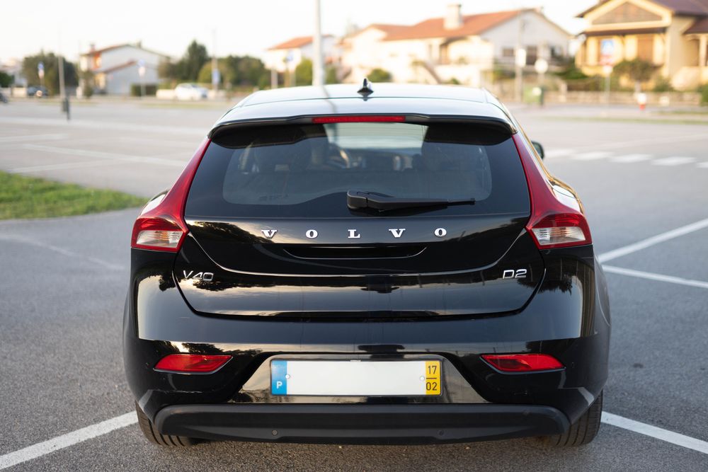 Volvo V40 D2 2017 ( 2.0cc 120 cv ) - FULL EXTRAS