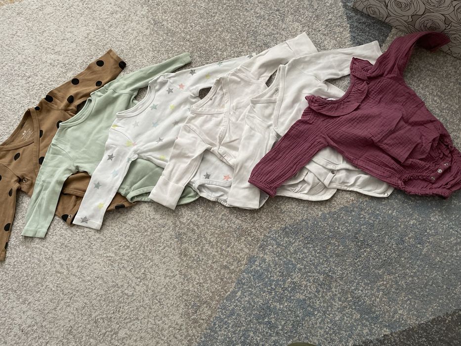 Paka ubran dla dziewczynki rozm 68 i 74