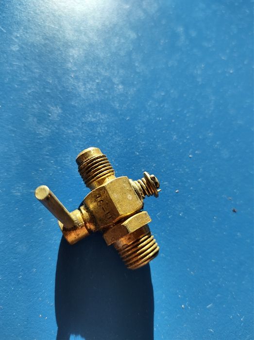 Продам зливний крани радіатора