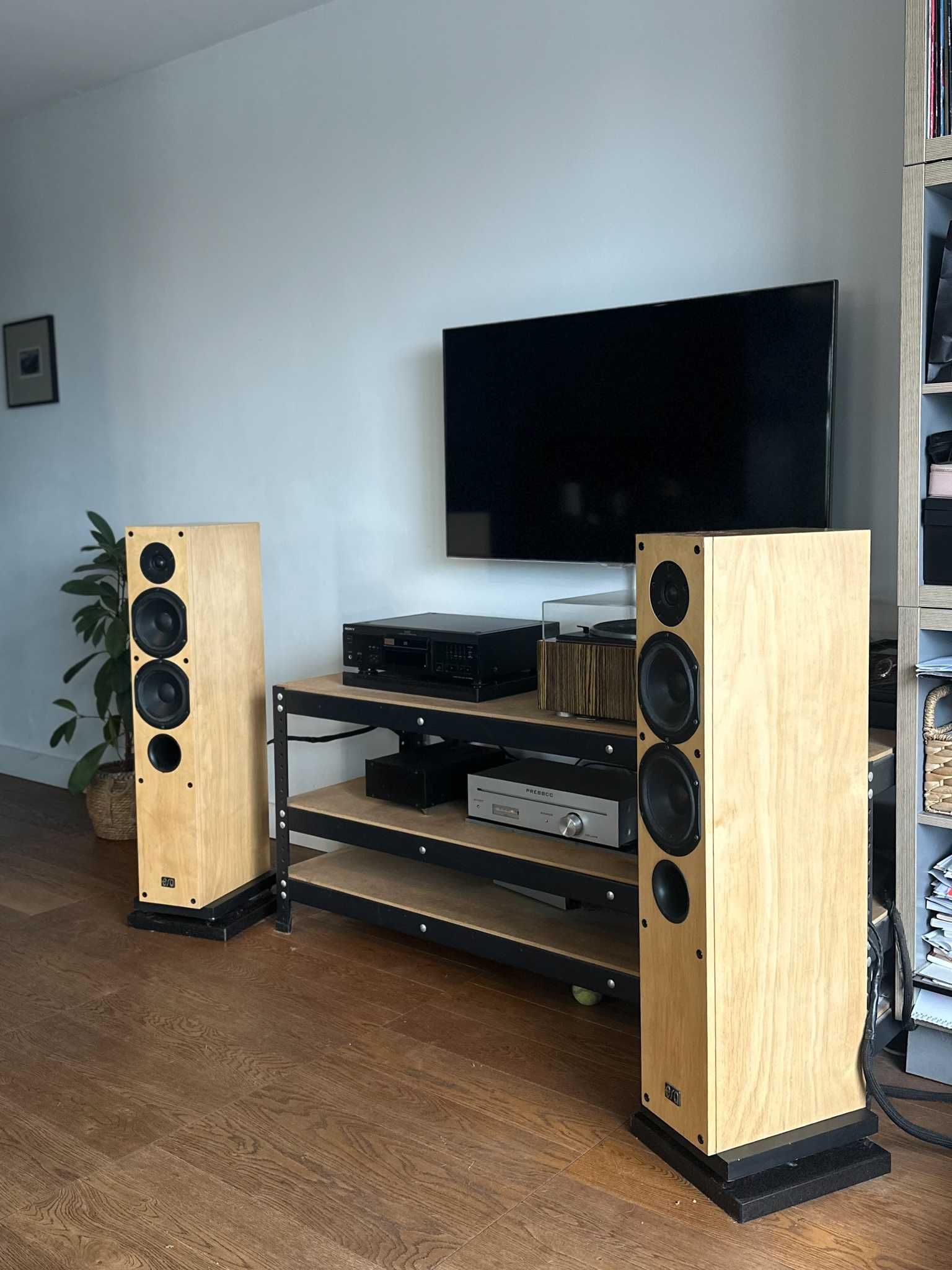 ESA VIVACE 2 - solidne Hi-Fi + cokoły granitowe