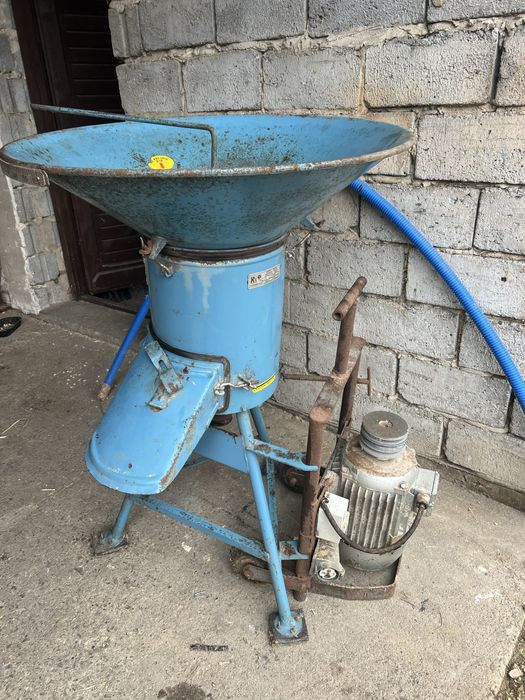 Rozdrabniacz/młynek/śrutownik