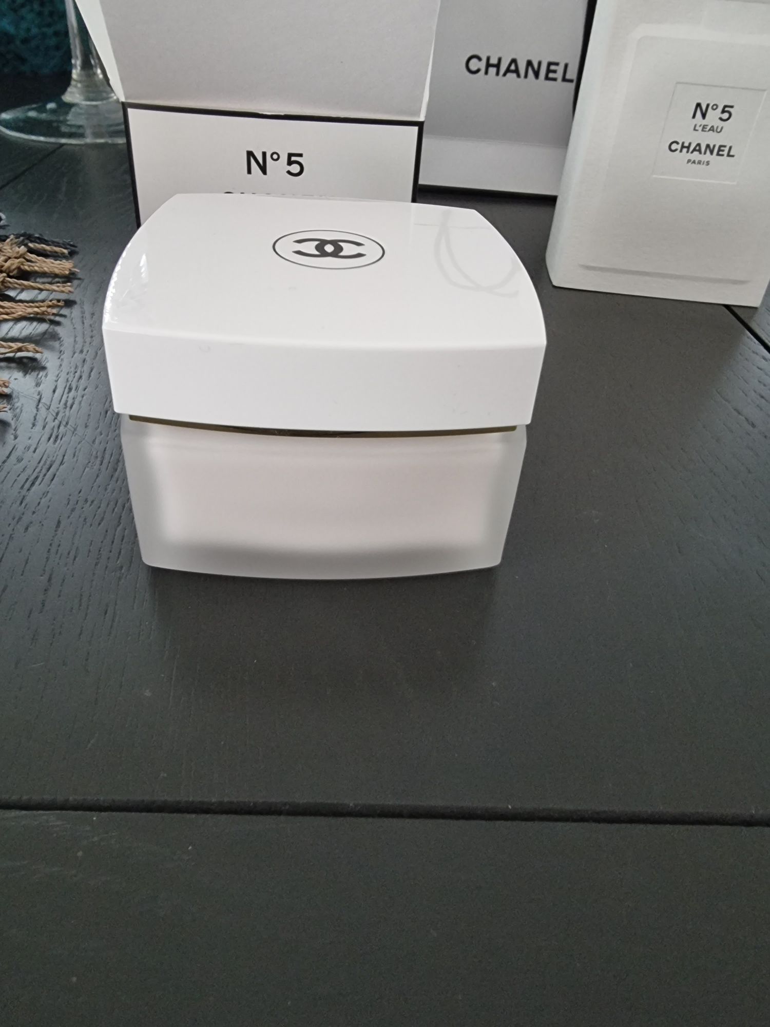 Woda toaletowa  Chanel  n 5 100 ml oraz krem do  ciała  Chanel  n 5.