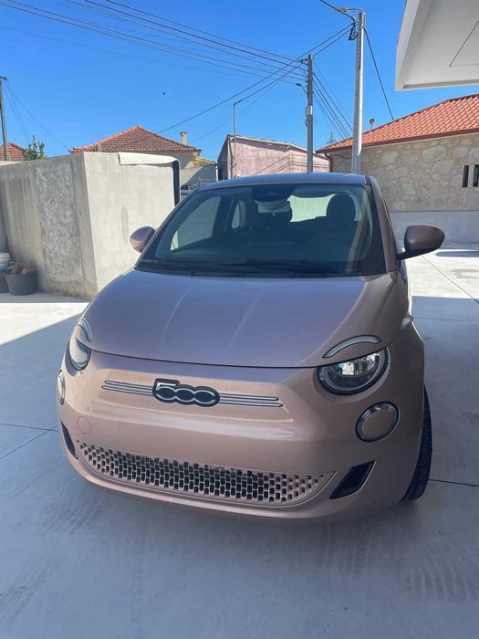Fiat 500e Rosa como novo