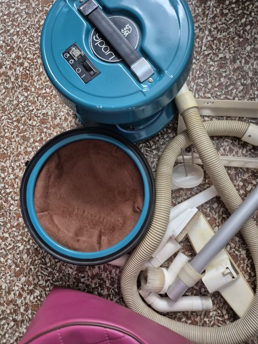 Речі часів СРСР. Пылесос-пуф "Урал ПНВ-600"