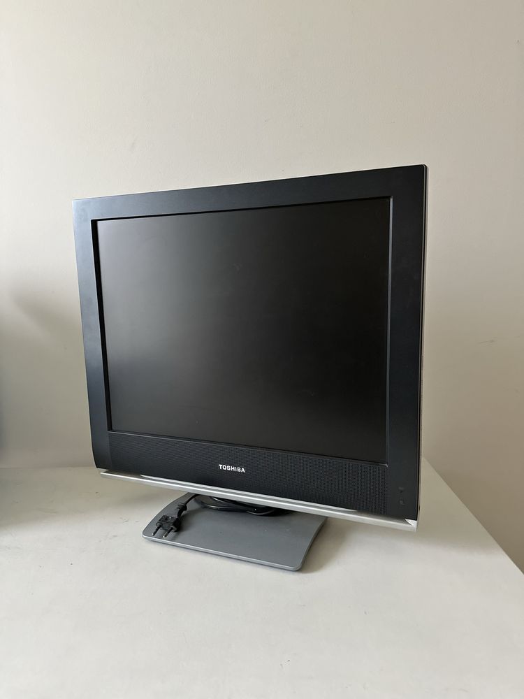 Telewizor Toshiba 20 cali z pilotem