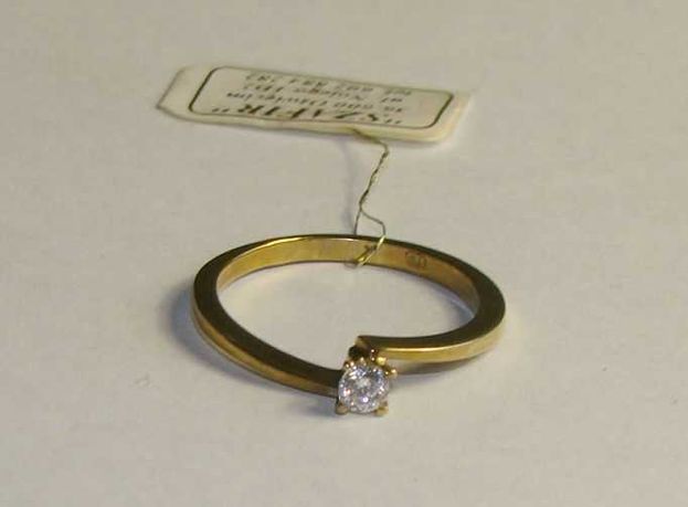Złoty pierścionek próby 333 8karat-Firma Szafir-Wzór PZ17 NOWY