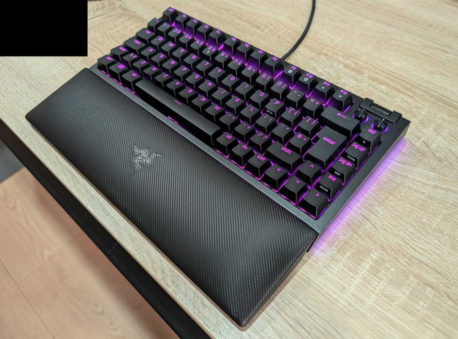 Teclado Razer Blackwidow v4 75% como novo, com fatura e garantia