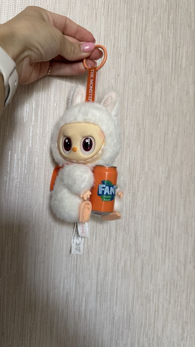 Мʼяка іграшка-брелок Лабубу з фантою