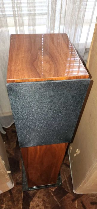 Wilson Benesch Square Two-Series 2 -РОЯЛЬНЫЙ ЛАК(2014 год)
