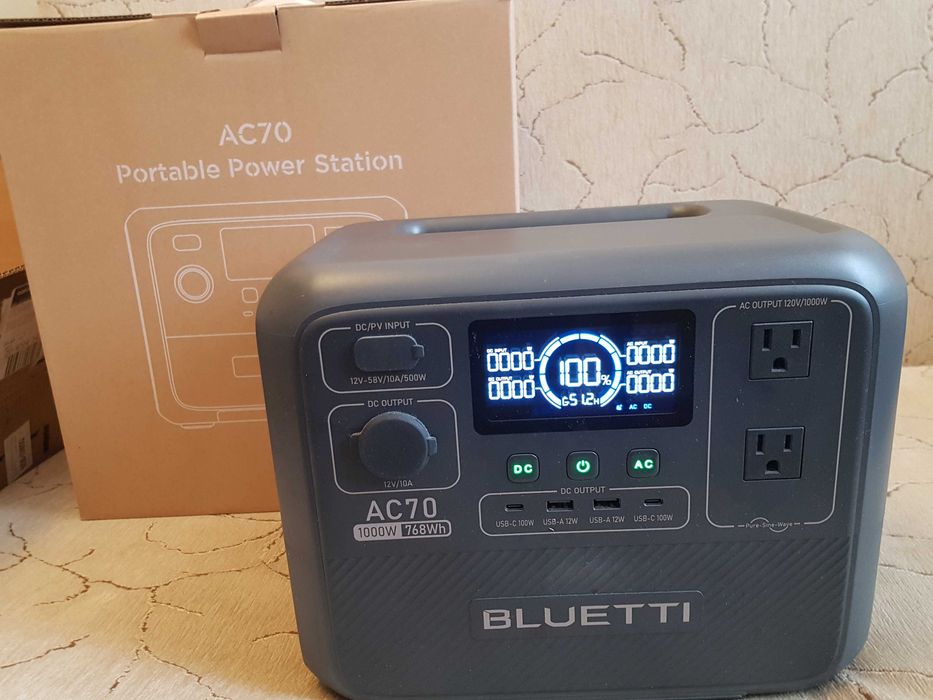 Зарядна станція Bluetti AC70 768W