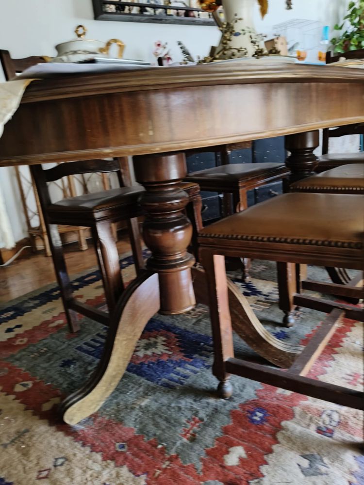 Mesa em madeira + 6 cadeiras