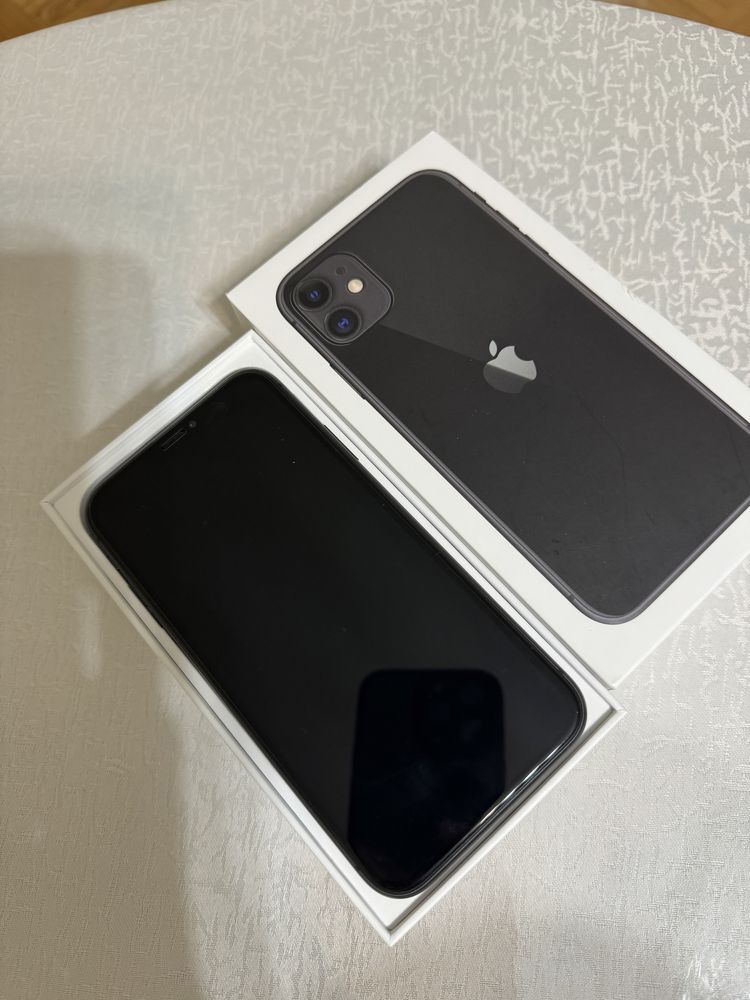 iPhone 11  ( повністю з усім)