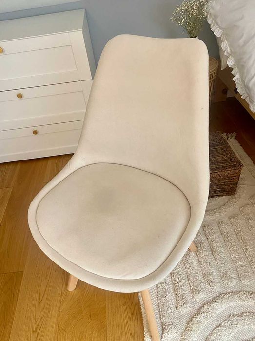 Krzesło skandynawskie Dublin welurowe beżowe – jak nowe, z fakturą