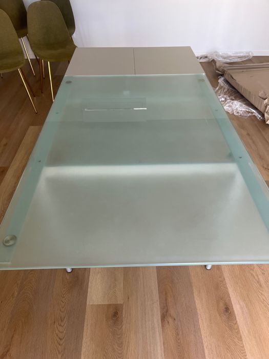 Mesa de vidro expansível
