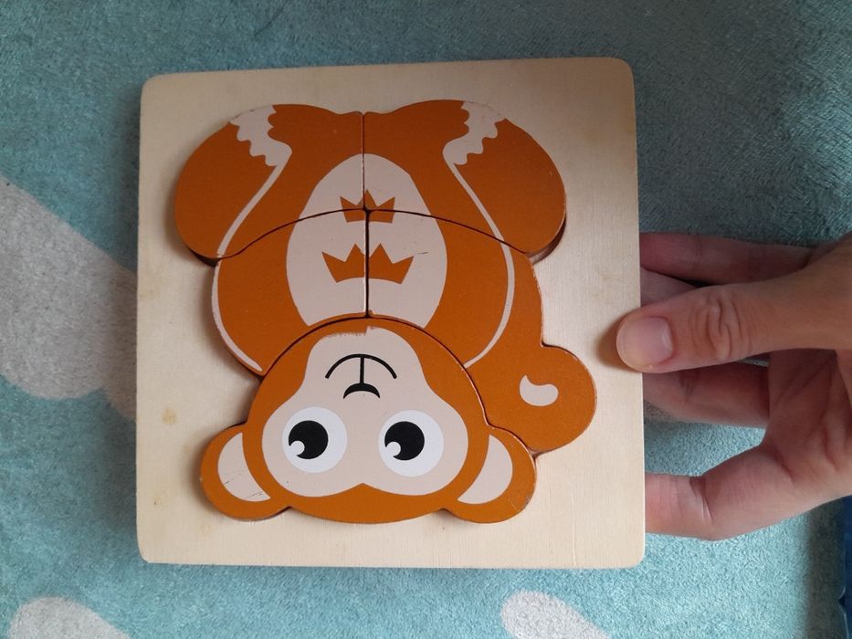 Drewniana małpka puzzle